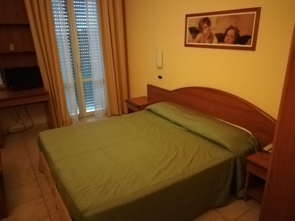 Hotel Tramonto Ancarano  Extérieur photo